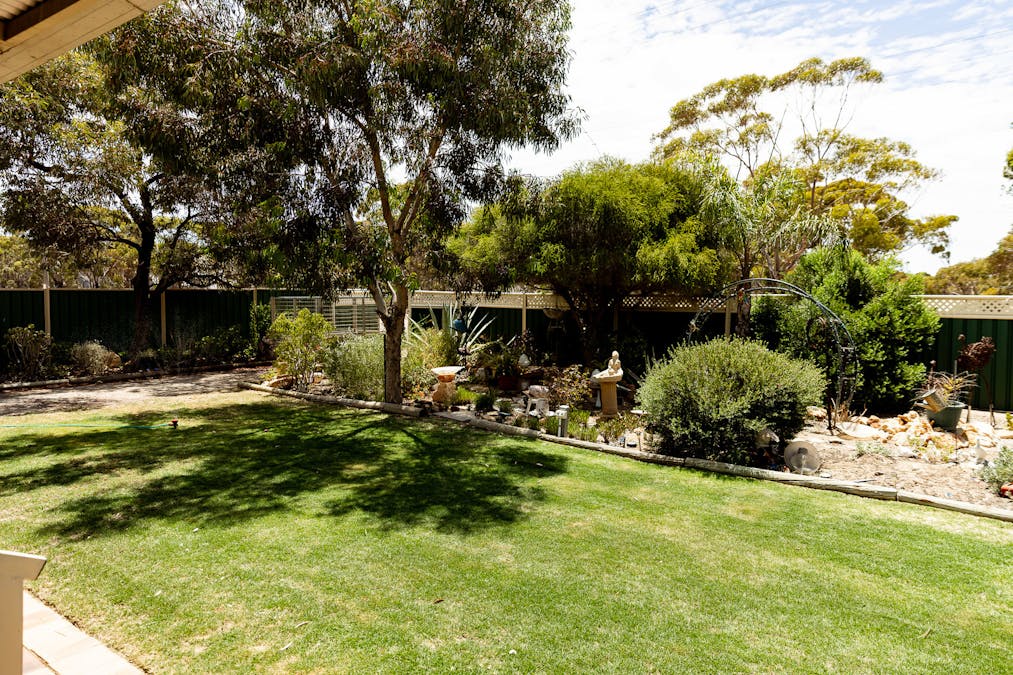 40 Railway Avenue, Merredin, WA, 6415 - Image 1