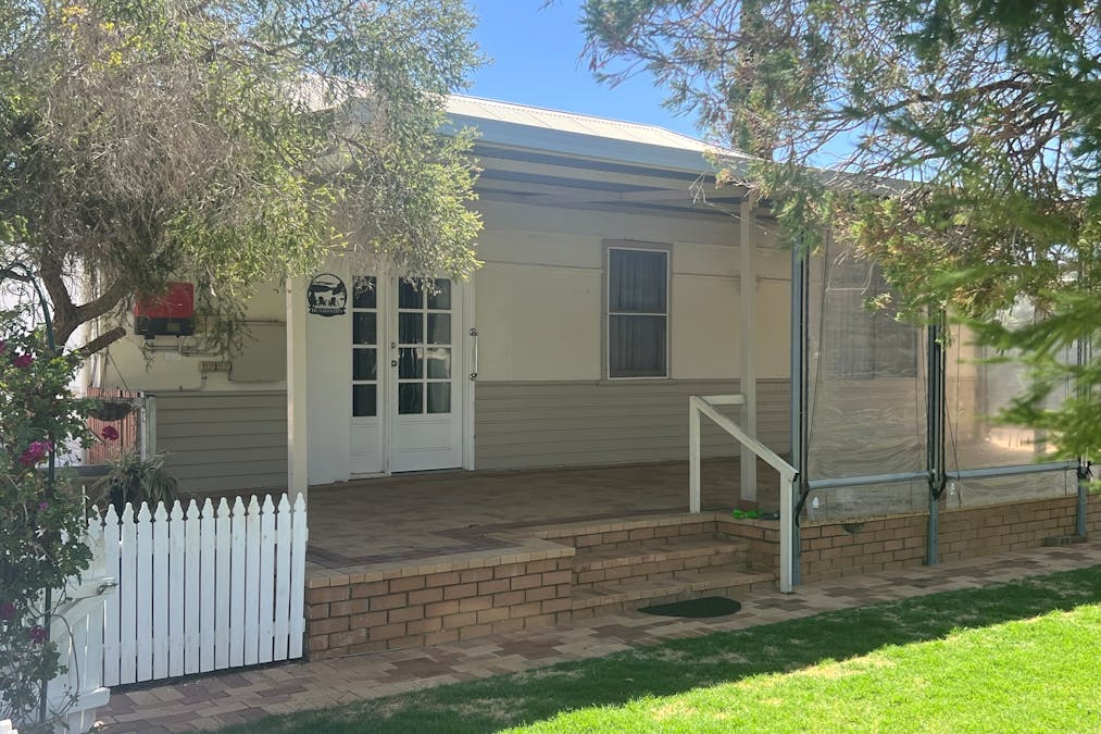 40 Railway Avenue, Merredin, WA, 6415 - Image 1