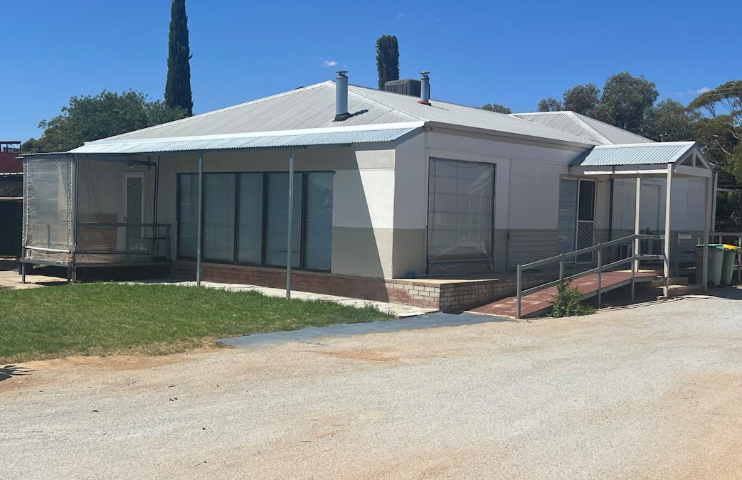 40 Railway Avenue, Merredin, WA, 6415 - Image 17