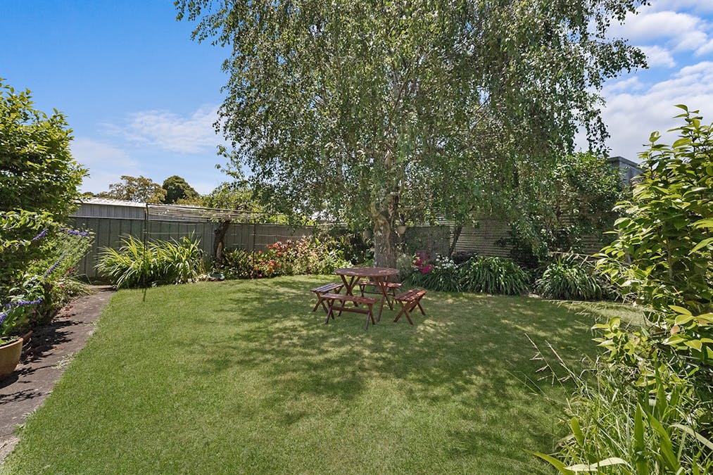 24 Kitchener Street, Hamilton, VIC, 3300 - Image 9