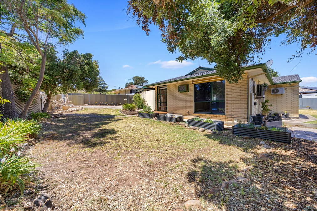 10 Hamar Court, Hackham West, SA, 5163 - Image 4