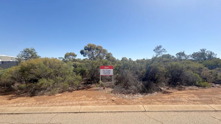 4 Shields Crescent, Wongan Hills, WA, 6603 - Image 1