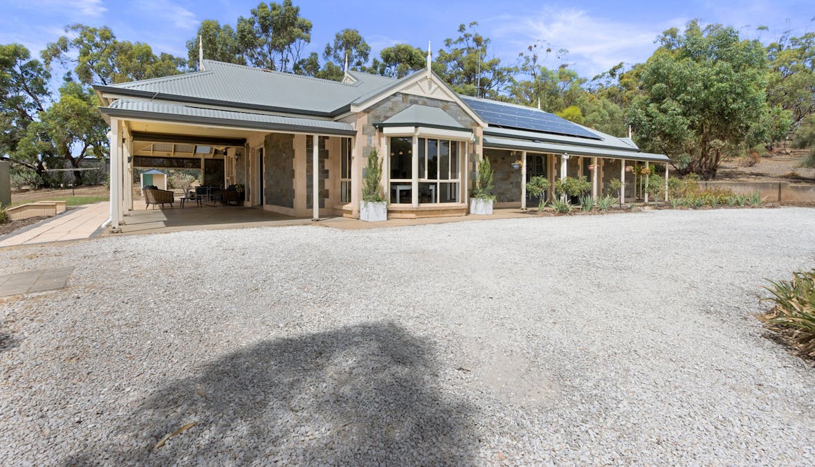 66 Neagles Rock Road, Clare, SA, 5453 - Image 3