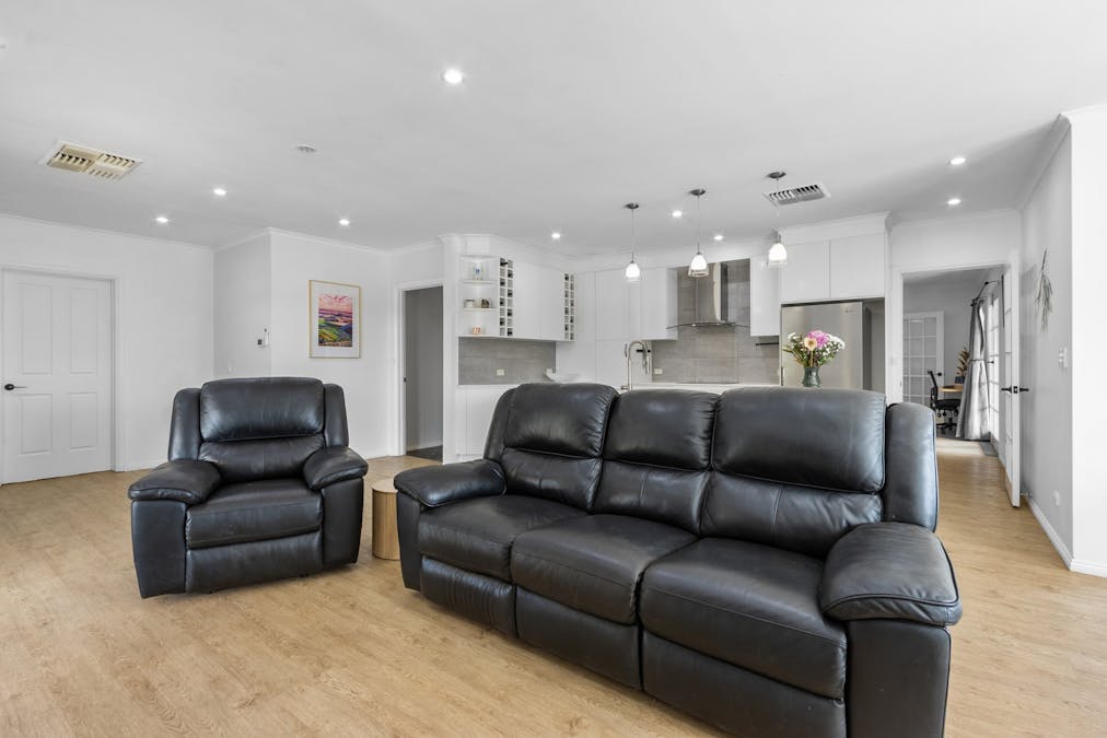 66 Neagles Rock Road, Clare, SA, 5453 - Image 12