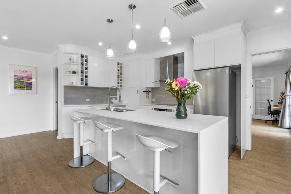 66 Neagles Rock Road, Clare, SA, 5453 - Image 9