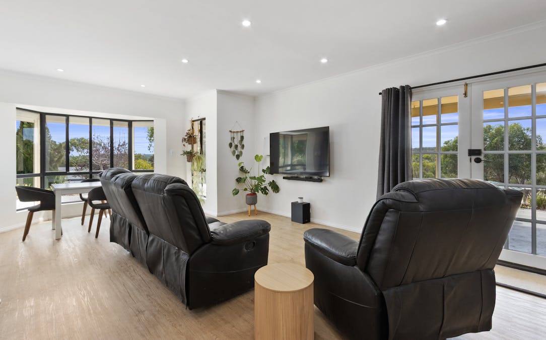 66 Neagles Rock Road, Clare, SA, 5453 - Image 11