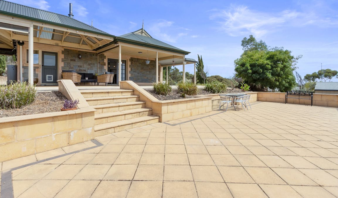 66 Neagles Rock Road, Clare, SA, 5453 - Image 25