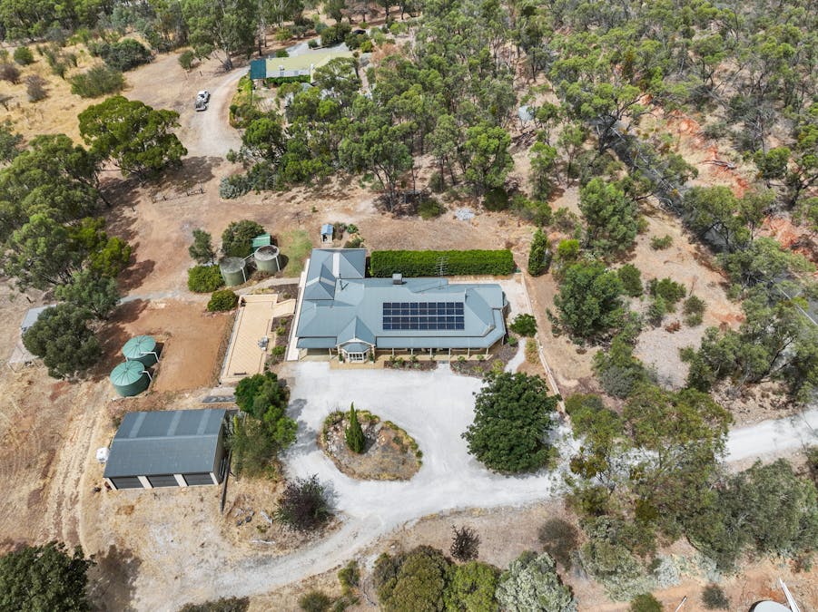 66 Neagles Rock Road, Clare, SA, 5453 - Image 31