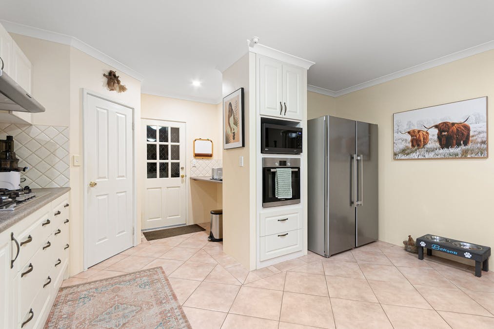5 Boyle Avenue, Rockingham, WA, 6168 - Image 11