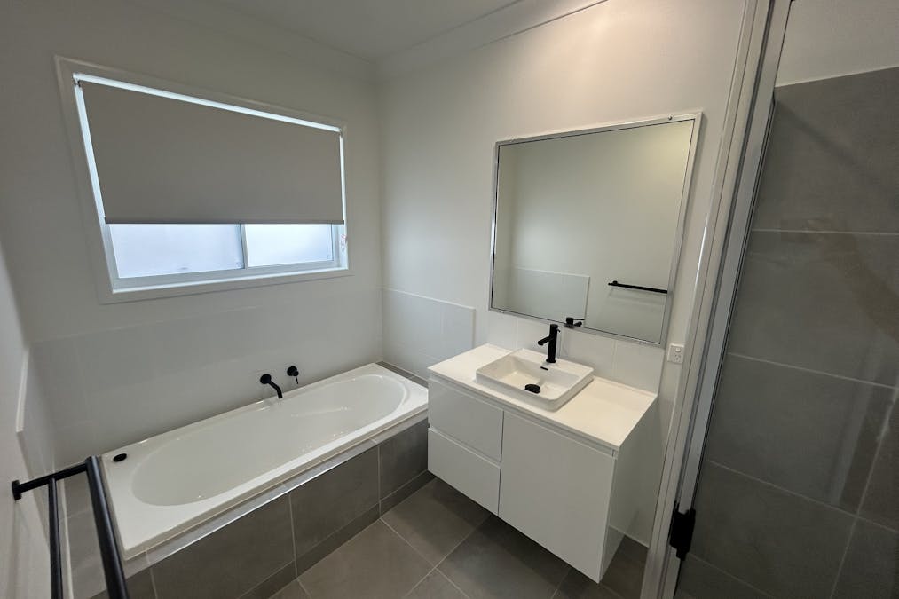 13 Scampi Drive, Kirkwood, QLD, 4680 - Image 7