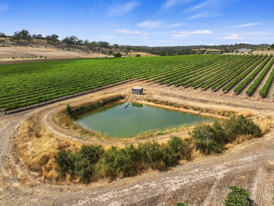 285 Neagles Rock Road, Clare, SA, 5453 - Image 17