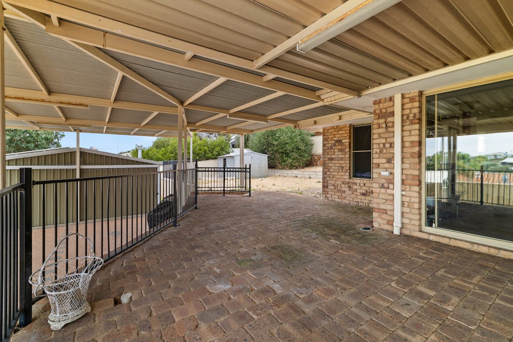 3 Pelican Place, Australind, WA, 6233 - Image 2