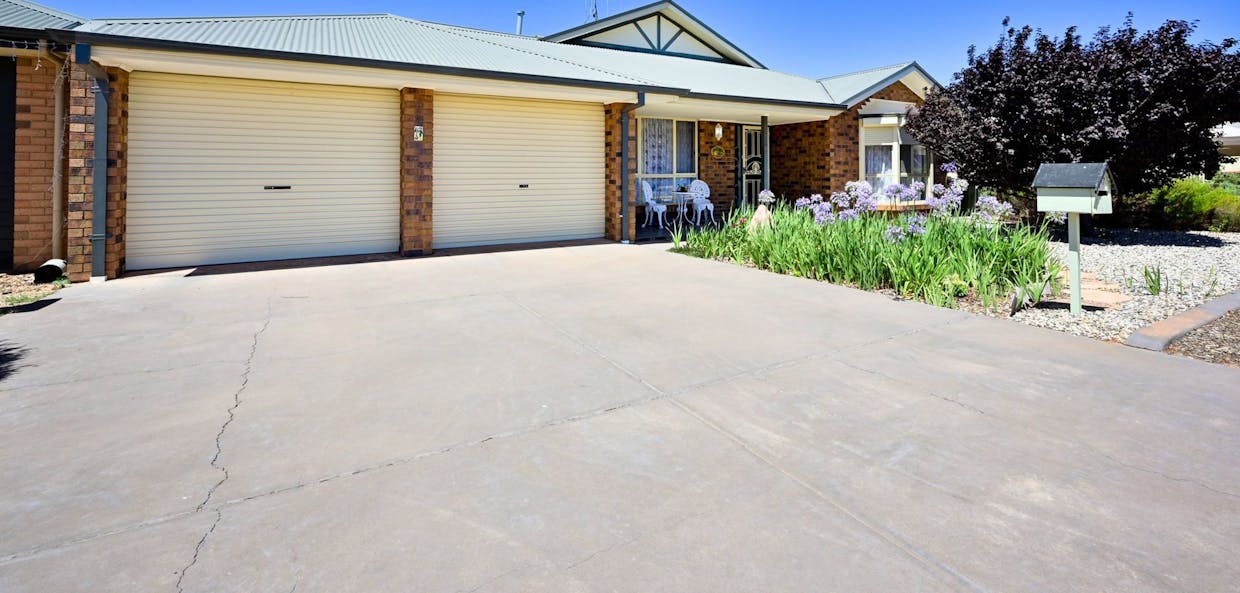 17 Eucalypt Street, Whyalla Stuart, SA, 5608 - Image 1