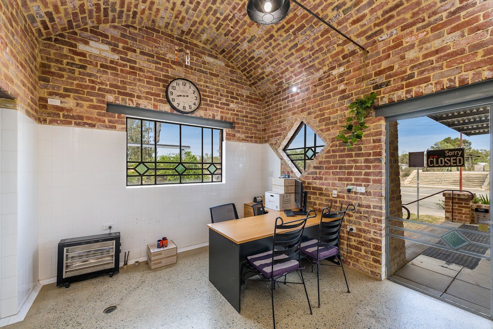 4 Gordon Place, Northam, WA, 6401 - Image 15