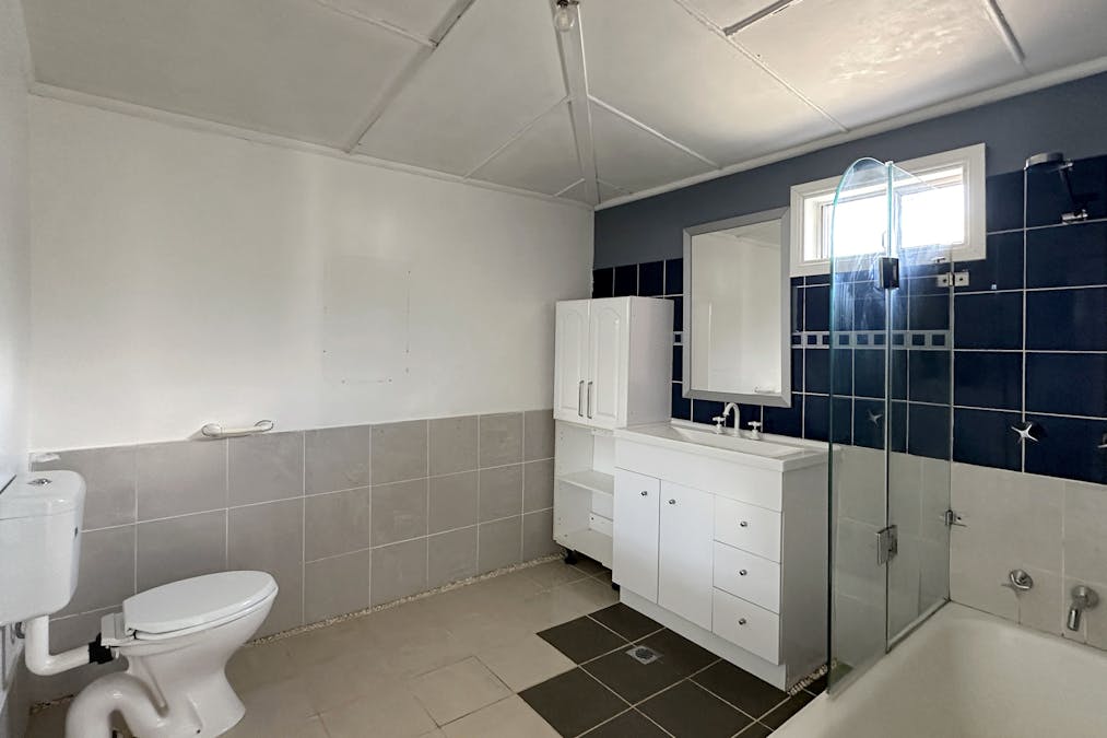 81 Monaghan Street, Cobar, NSW, 2835 - Image 8