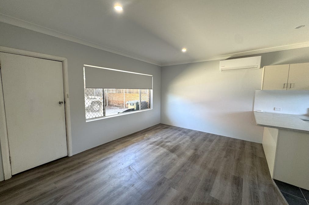 6/240 Russell Street, Bathurst, NSW, 2795 - Image 2