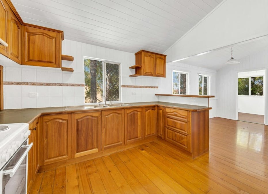 10 Eden Street, Gladstone Central, QLD, 4680 - Image 3