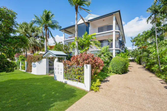 2/106 Eyre Street, North Ward, QLD, 4810 - Image 1