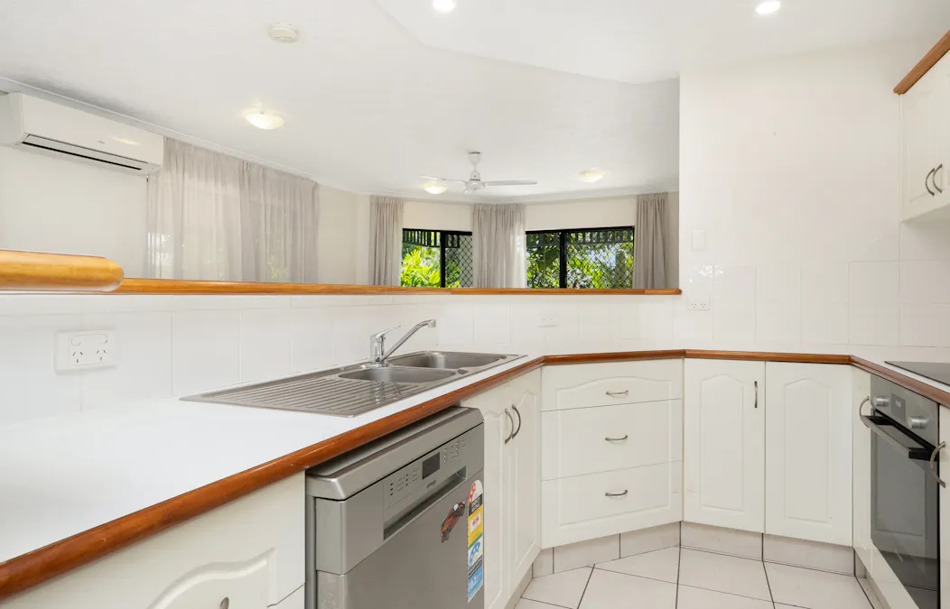 2/106 Eyre Street, North Ward, QLD, 4810 - Image 5