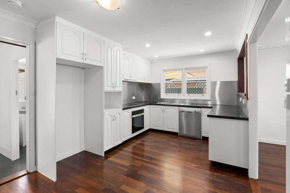 8 Sungrove Avenue, East Bunbury, WA, 6230 - Image 10