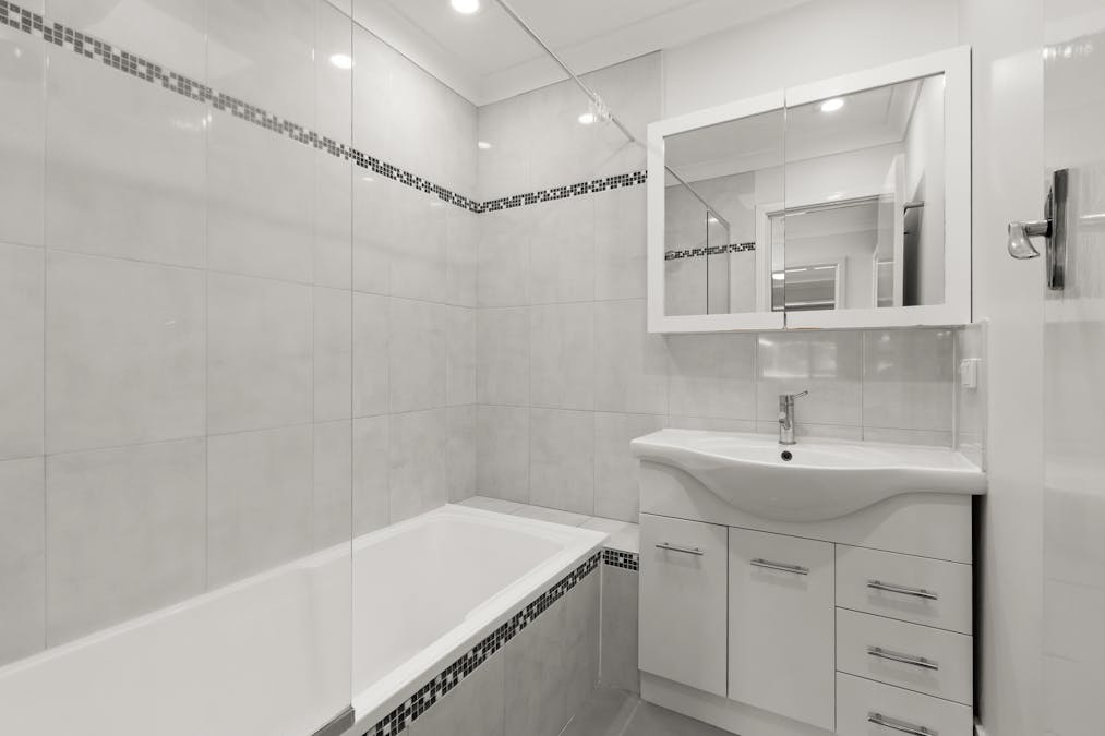 8 Sungrove Avenue, East Bunbury, WA, 6230 - Image 13