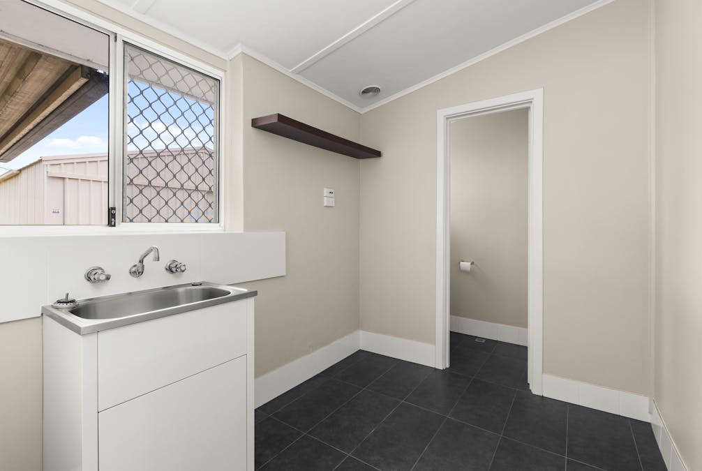 8 Sungrove Avenue, East Bunbury, WA, 6230 - Image 16