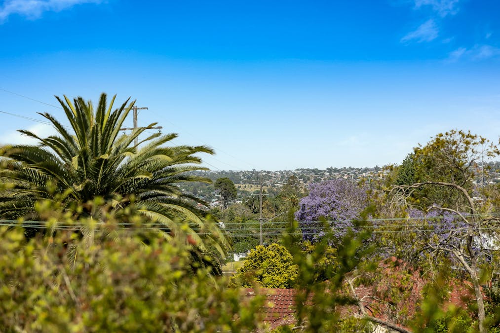 12 Beck Street, Mount Lofty, QLD, 4350 - Image 25
