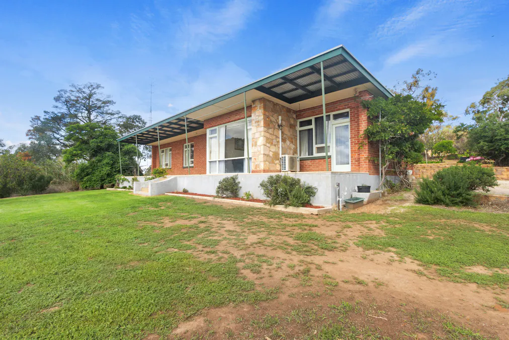 6 Bindarrah Road, Clare, SA, 5453 - Image 9