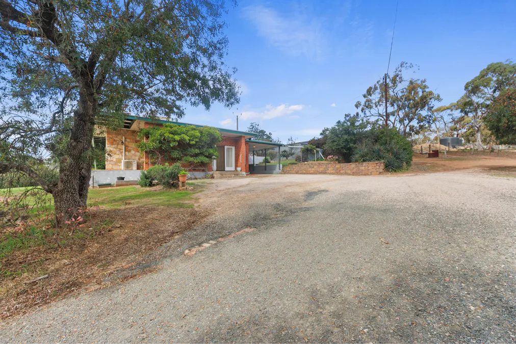 6 Bindarrah Road, Clare, SA, 5453 - Image 26