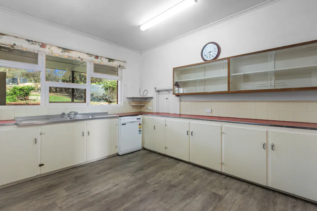 6 Bindarrah Road, Clare, SA, 5453 - Image 12