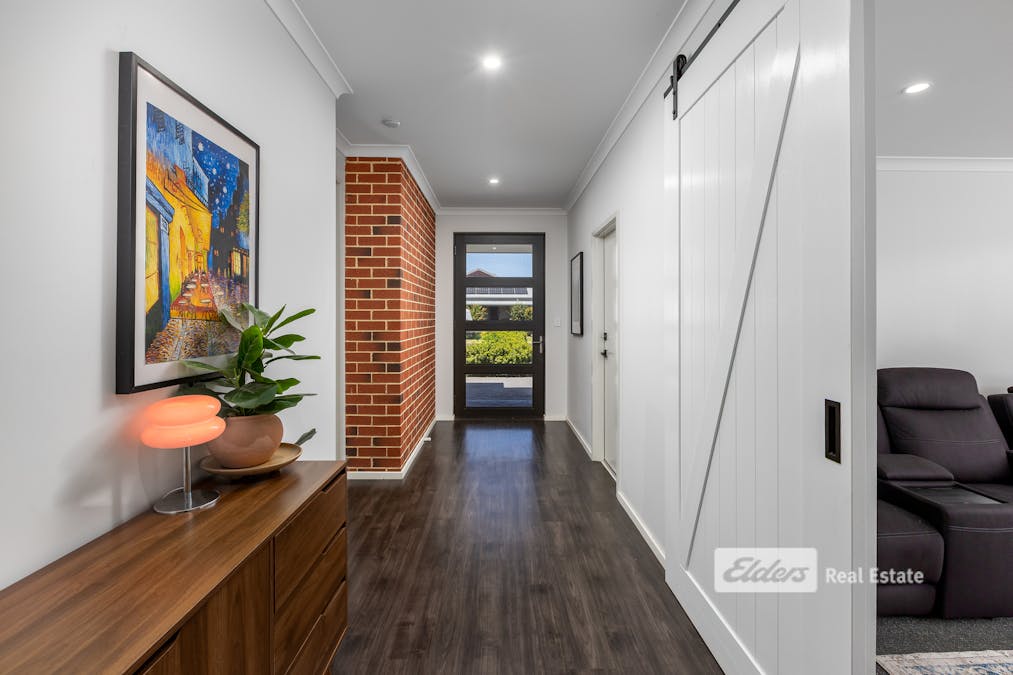 32 Peet Street, Harvey, WA, 6220 - Image 2