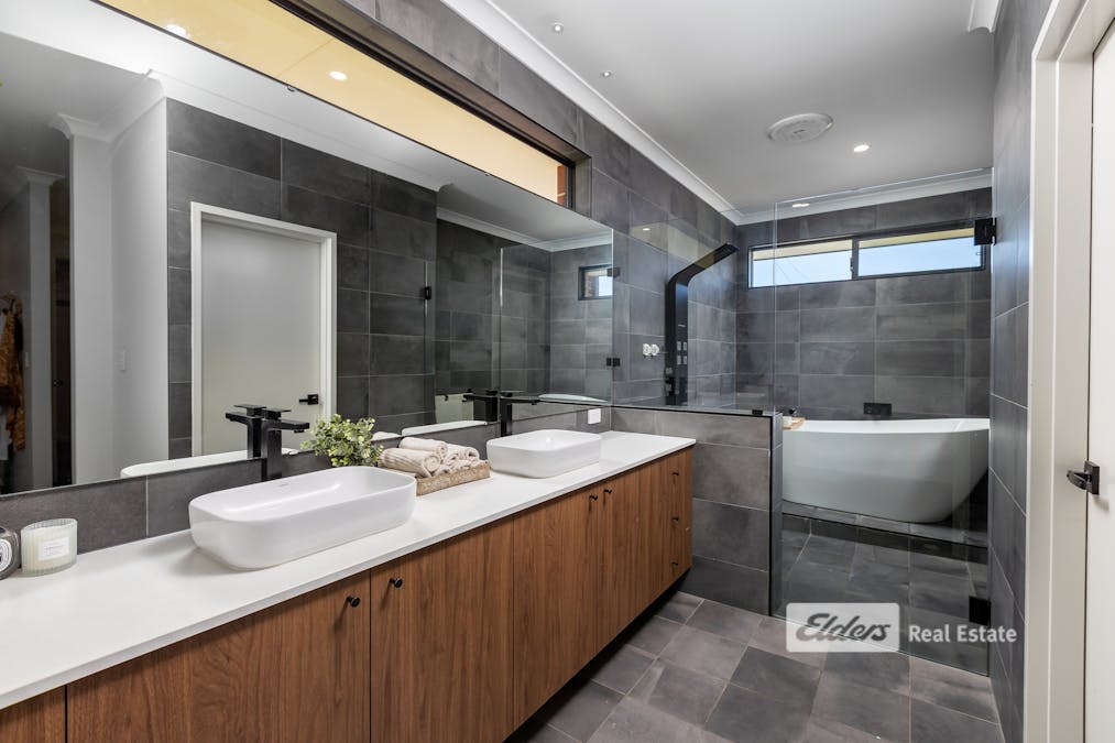 32 Peet Street, Harvey, WA, 6220 - Image 14