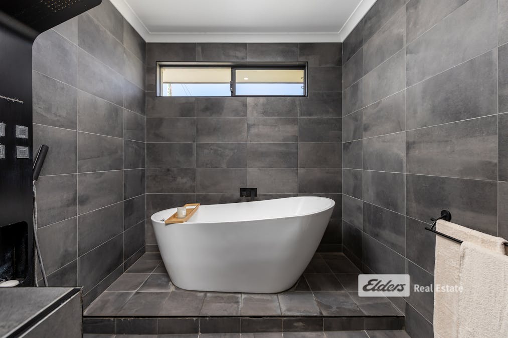 32 Peet Street, Harvey, WA, 6220 - Image 15