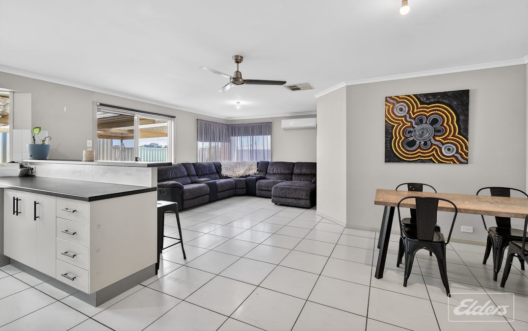 38 Ridge Road, Murray Bridge, SA, 5253 - Image 7