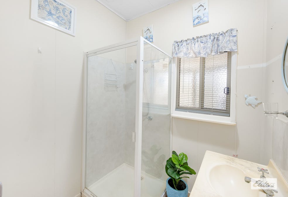 30 Roberts Street, South Gladstone, QLD, 4680 - Image 12