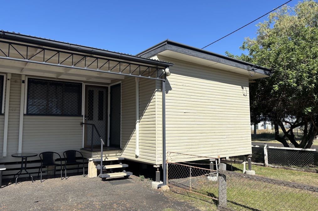 2/97  Patrick Street, Dalby, QLD, 4405 - Image 1