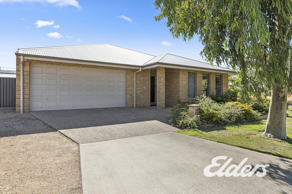71 Robinson Way, Yarrawonga, VIC, 3730 - Image 3