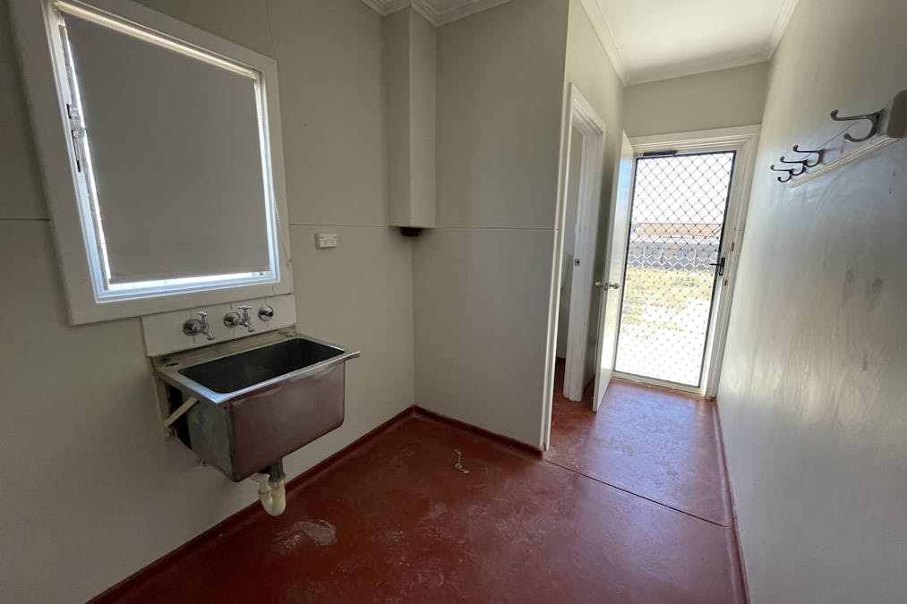 11 Wade Street, Whyalla Norrie, SA, 5608 - Image 9