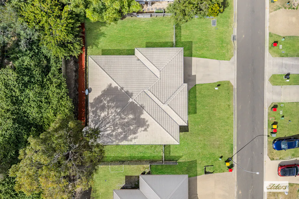 6 Melaleuca Place, Glen Eden, QLD, 4680 - Image 2