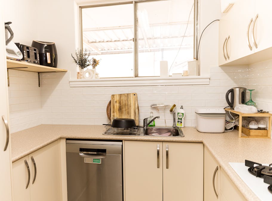 19 Duff Street, Merredin, WA, 6415 - Image 3