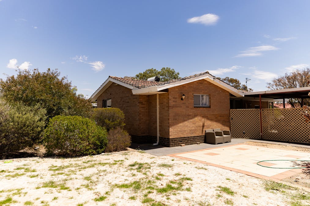 19 Duff Street, Merredin, WA, 6415 - Image 18