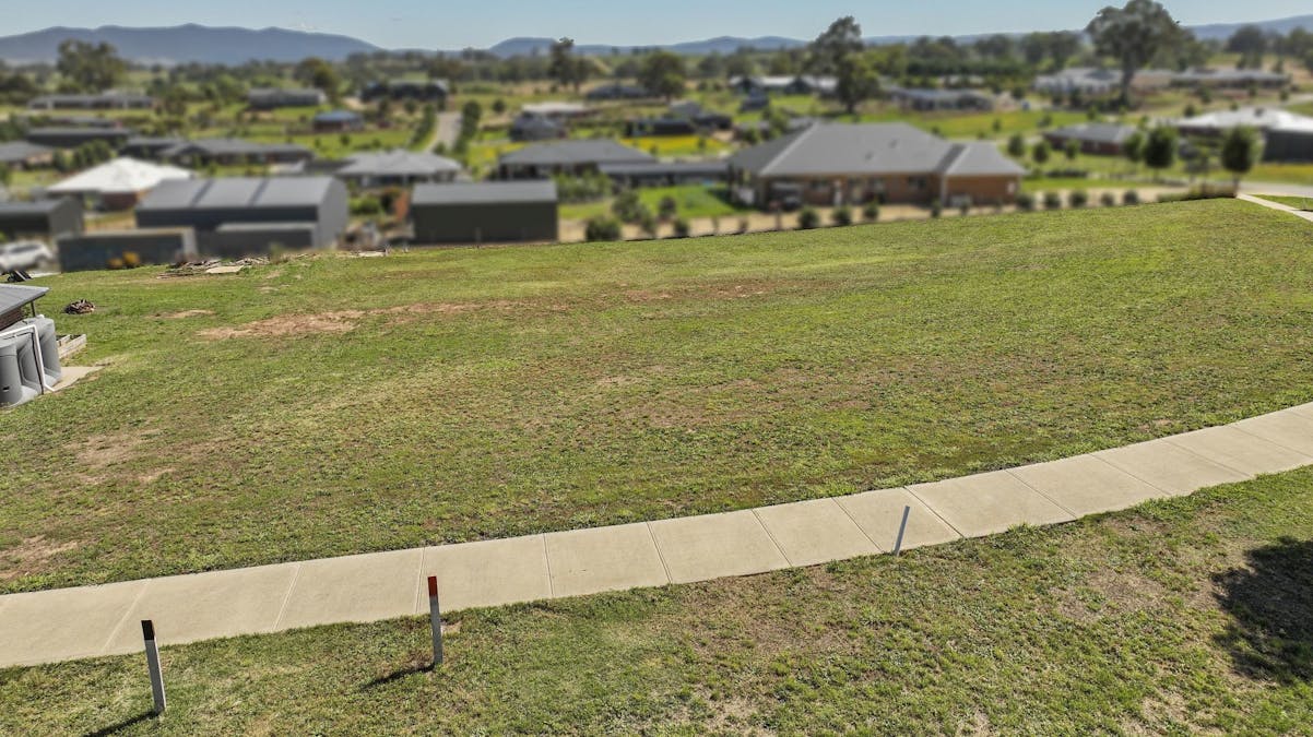 21   Lomandra Way, Mansfield, VIC, 3722 - Image 2