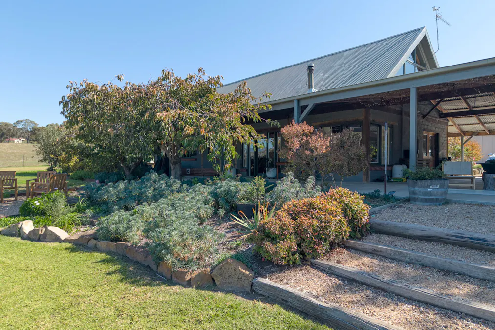 14 Campagnolos Road, Mansfield, VIC, 3722 - Image 1