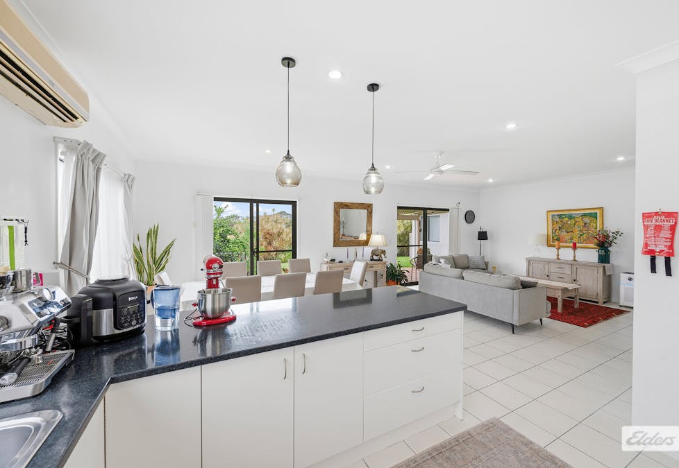 24 Viewpoint Way, New Auckland, QLD, 4680 - Image 9