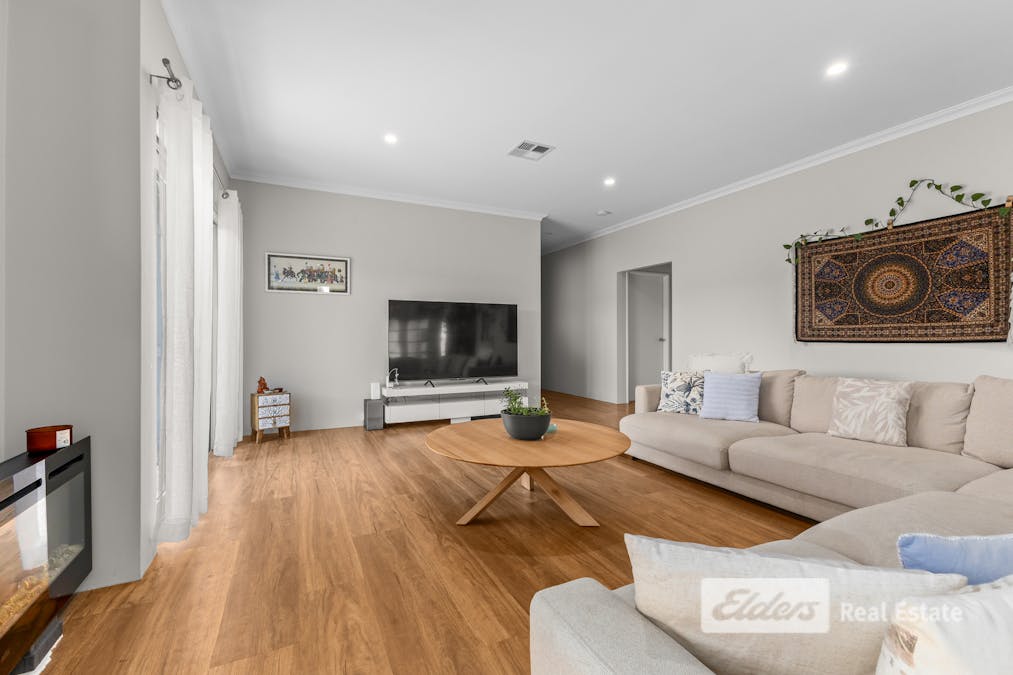 27 Gutmann Parkway, Dalyellup, WA, 6230 - Image 7