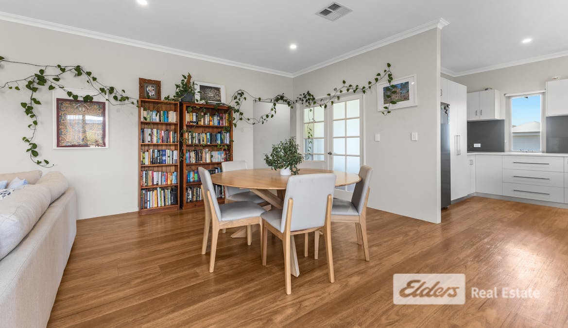 27 Gutmann Parkway, Dalyellup, WA, 6230 - Image 2