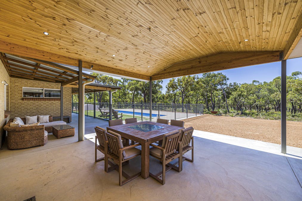 131 Chardonnay Drive, Lower Chittering, WA, 6084 - Image 3