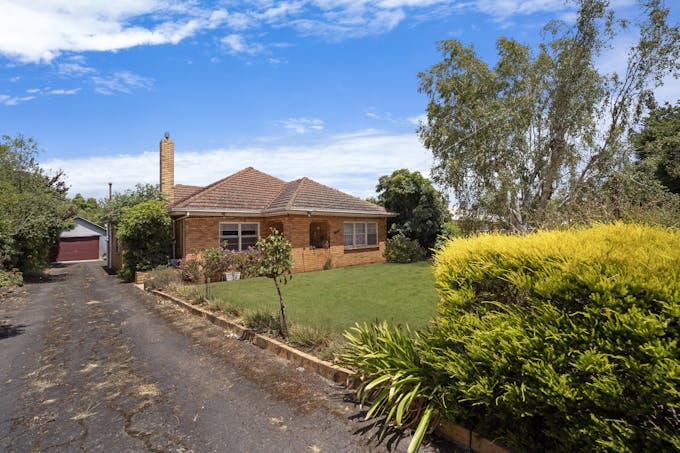 12 Goldsmith Street, Hamilton, VIC, 3300 - Image 1