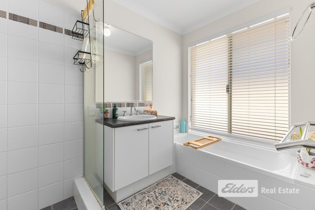 78 Barnes Avenue, Australind, WA, 6233 - Image 9