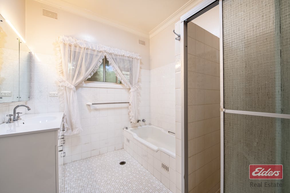 9 Hazelwood Drive, Dubbo, NSW, 2830 - Image 13